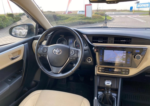 Toyota Corolla cena 49900 przebieg: 253080, rok produkcji 2016 z Kalisz małe 596